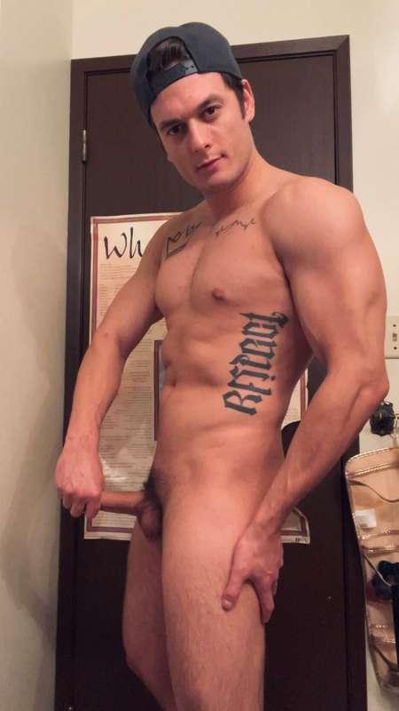Lost a bit of the abs on this trip but non of the Girth 😜💦🍆 ..