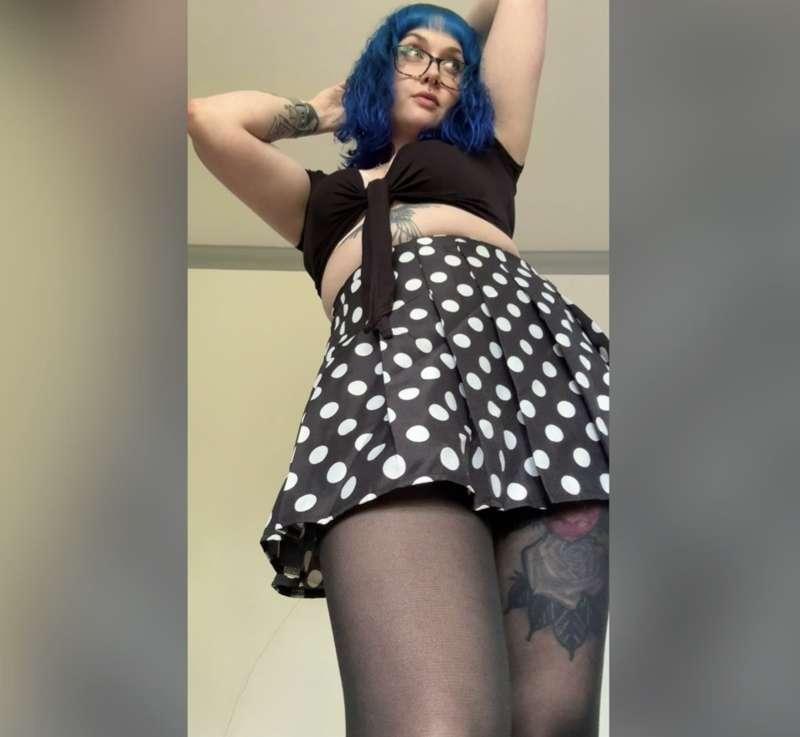 as she stands effortlessly and her eyes wander off into distance, Andie can’t help but think that same thought once again… “is it snack time yet?” 