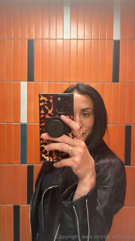 Hi