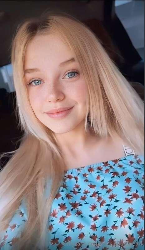 🔥@kate_kikso 🔥
18 years old @kate_kikso 😱 girl will make you..