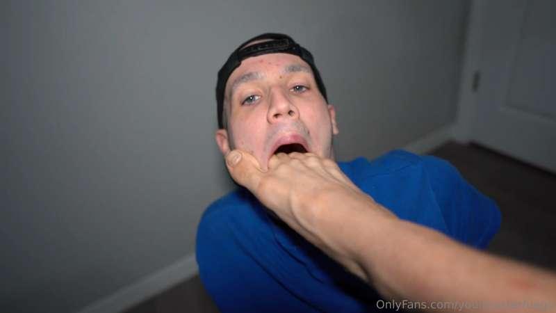 Pathetic Fag BARFS after being Foot Gagged by a Real King!