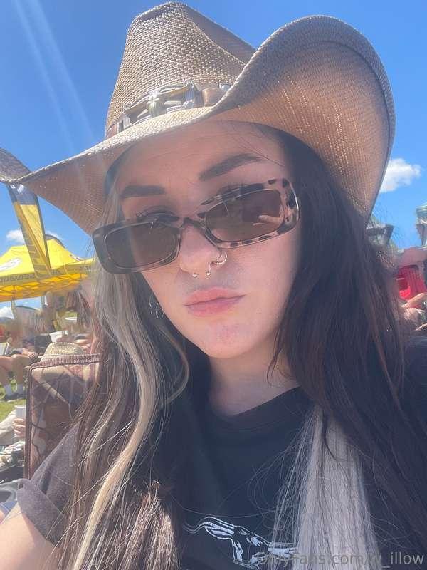 Rodeo day! 🤠🤠. (Had to get rid of the people in the backgrou..
