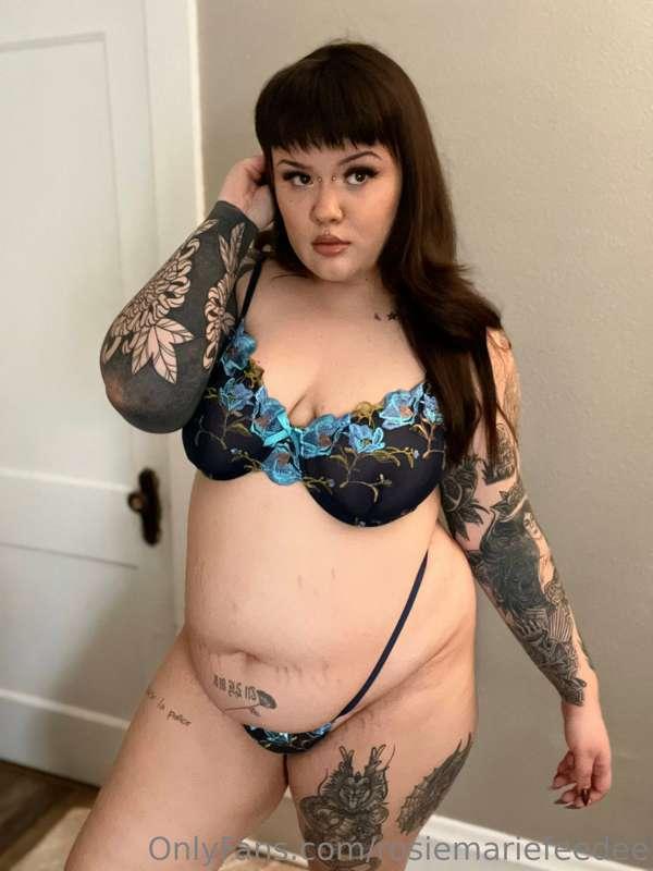 I look so cute in blue 💙🦋