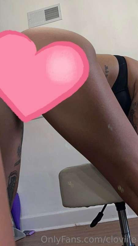 Get the zoomed out, no emoji version to see my asshole 🤤💦 Se..