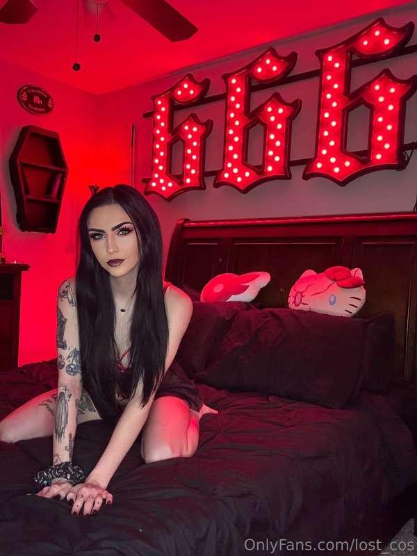 I need your cock in my mouth NOW 😩