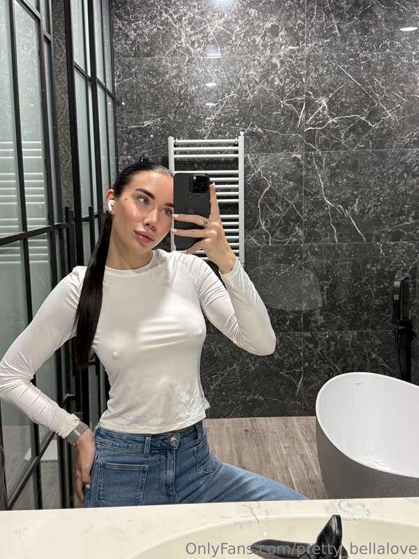 Mirror mirror… tell me who’s about to fall for this look 😘?