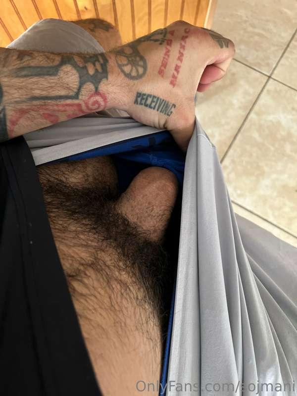 Good night n good morning…I’m hairy as fuck…u guys like the ..