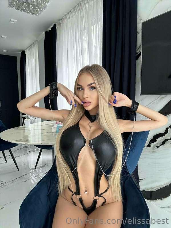 Do you like my outfit for tonight 😈😈😈?