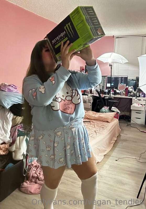 Monster energy makes ur pp small