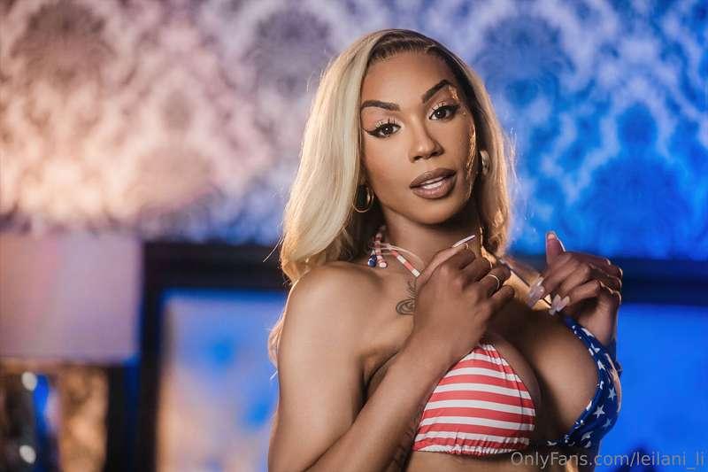 Red, white, and do me right 😘