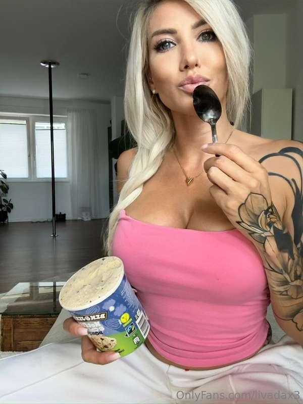 I just looooove ice cream 🥰
