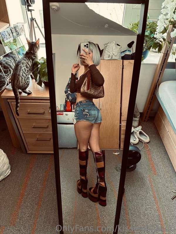 Do you like my new boots ahh -> swipe to see me wearing the ..