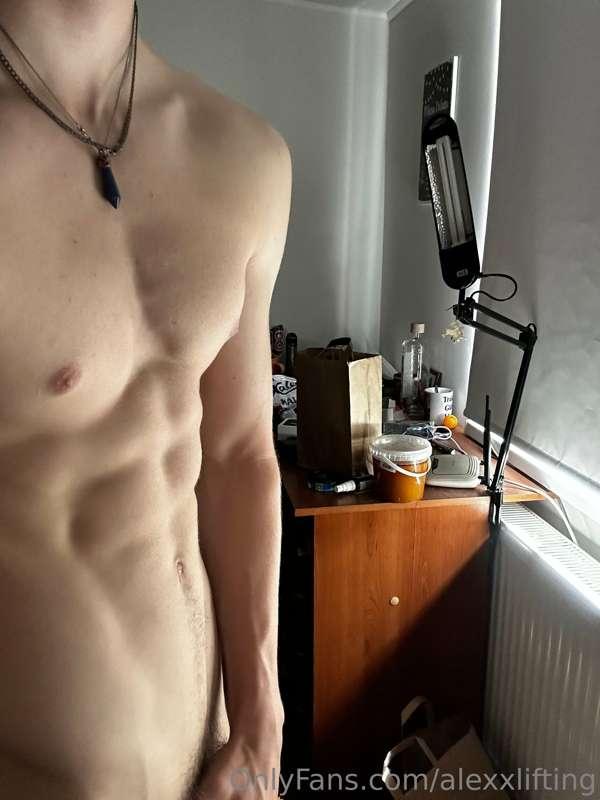 Hey😏 DM Me. I’m Lonely…….