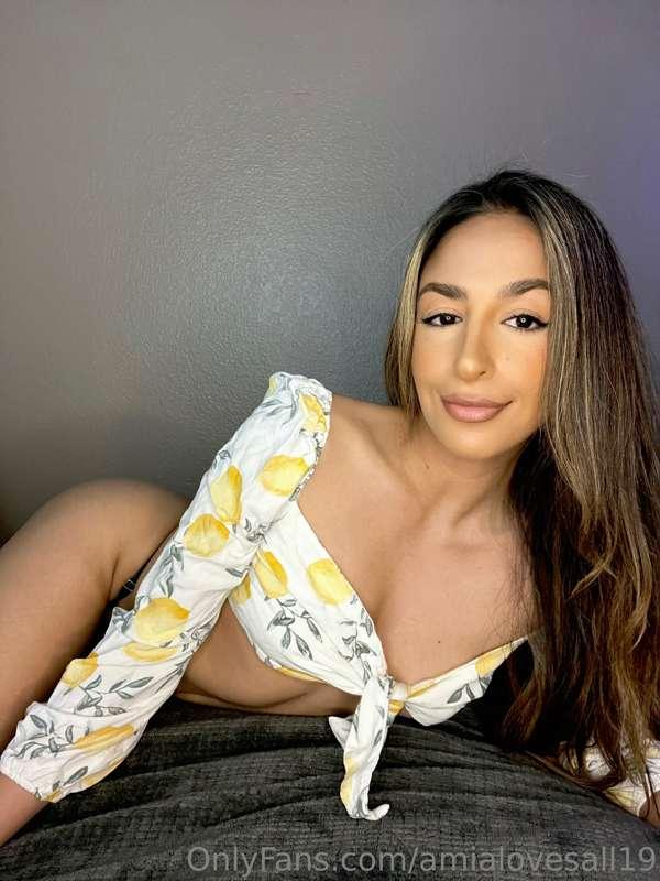 When life gives you lemons, put them on a shirt 🍋😜
