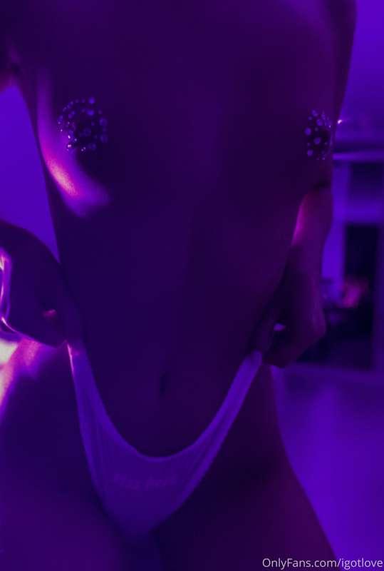 Neon lights 💜