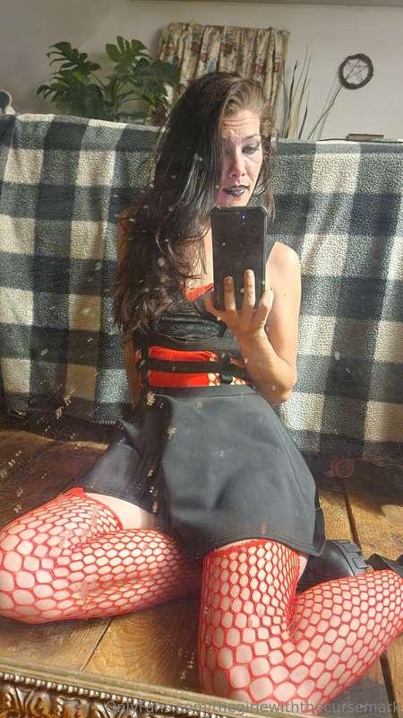 thegirlewiththecursemark image #0