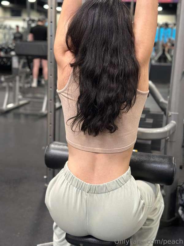 Trying to get my muscle mommy body back.. just wait 😩🙈