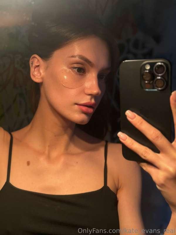 Today is the day to celebrate women in all our glory :3 Men ..