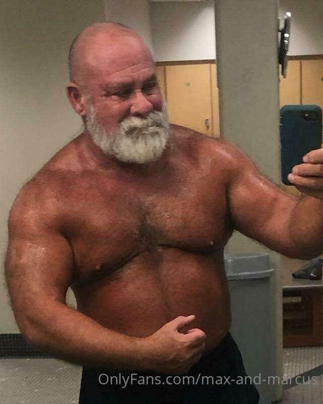 Daddy Max at the gym. Not posted anywhere else