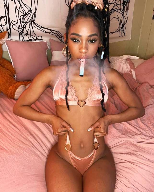 dressed to tease and please. 🤤🤤
