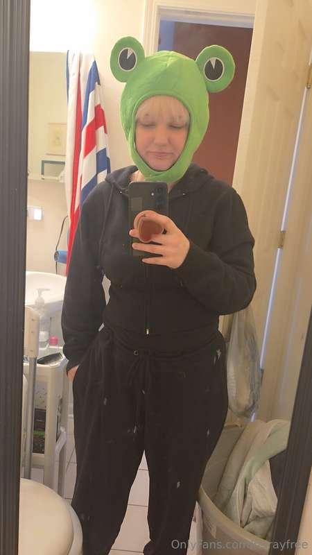 Silly hat and some food I made today ^^