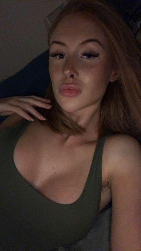 I got my new phone! I’m filming sex, blowjob and hopefully a..