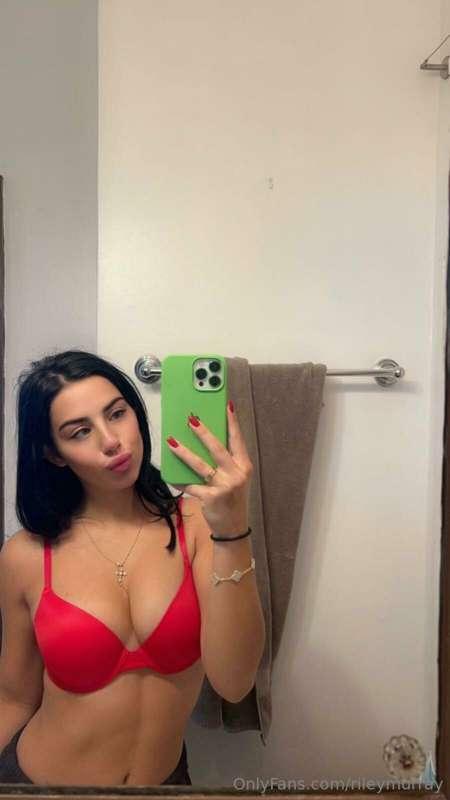 can you tell i like red lmao