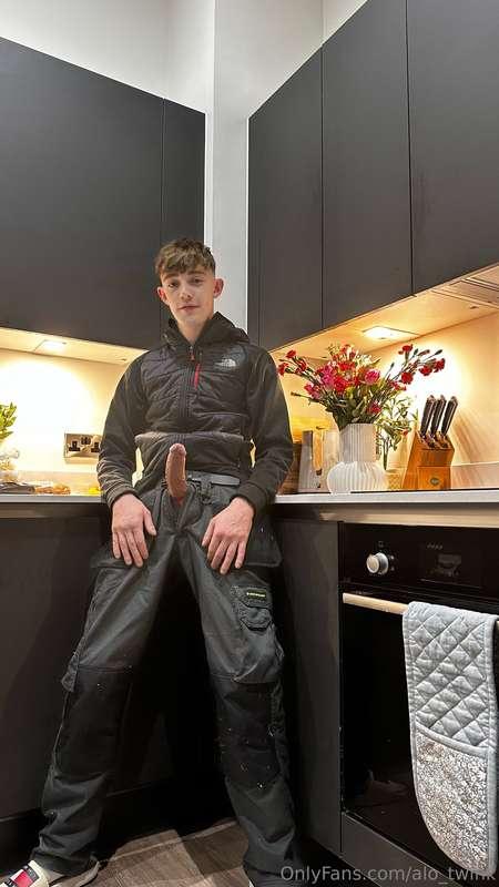 Wanna have fun on my kitchen surfaces?😈