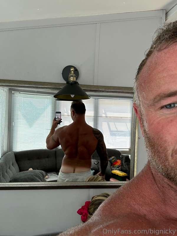 This weathers giving me some next level tan haha