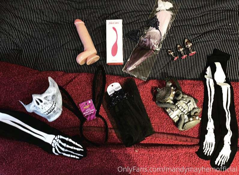 I got so many goodies for photo shoots and videos! Can’t wai..