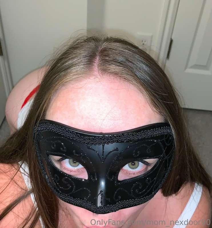 Sucked hubby’s big cock so good last night. 🤤🤤🤤 I love looki..