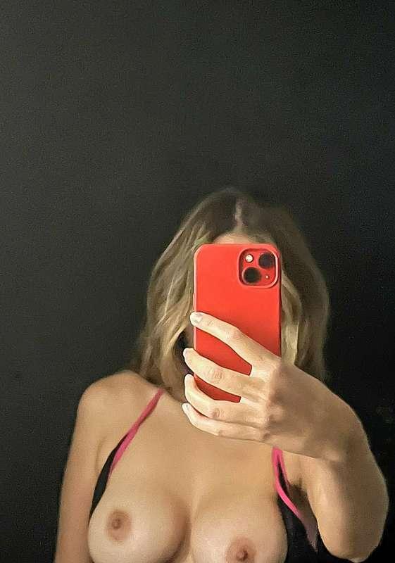 Happy Tuesday my loves!