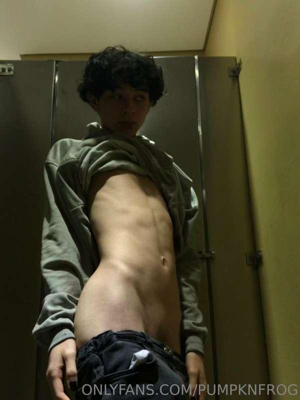 college bathroom pics