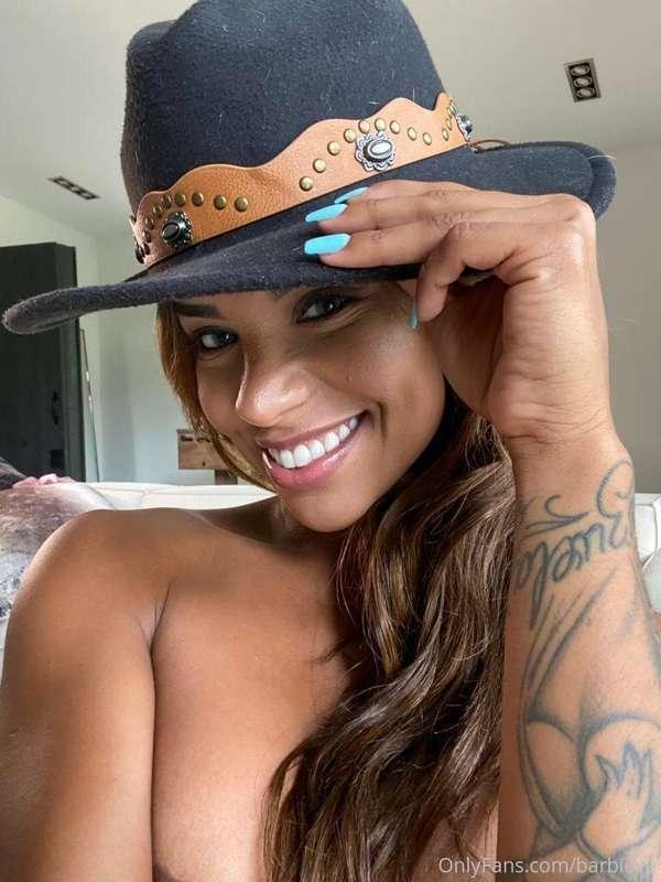 Looking for a stallion to ride🤠