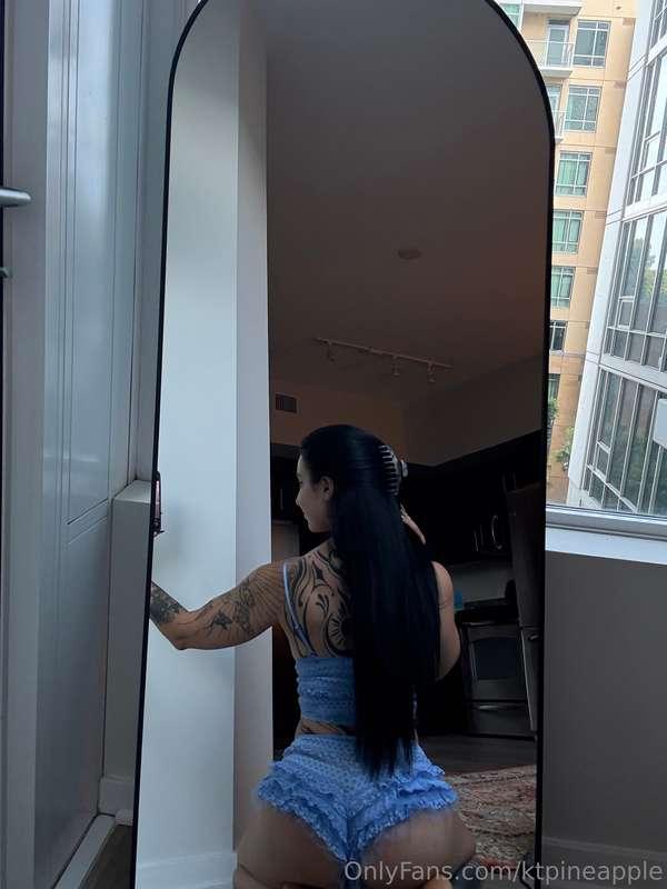 Even emo girls need a little extra love some days🤭 leave a t..