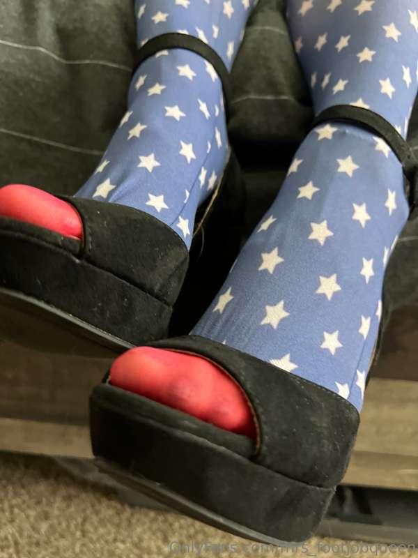mrs_footjobqueen image #1