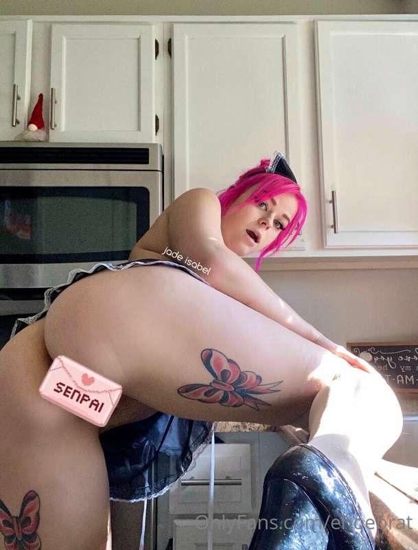 naughty maid service, how can i help you? 😋