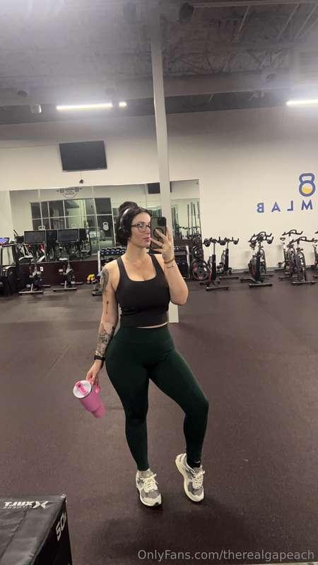Feeling cute, might lift later! 😜💪🏻