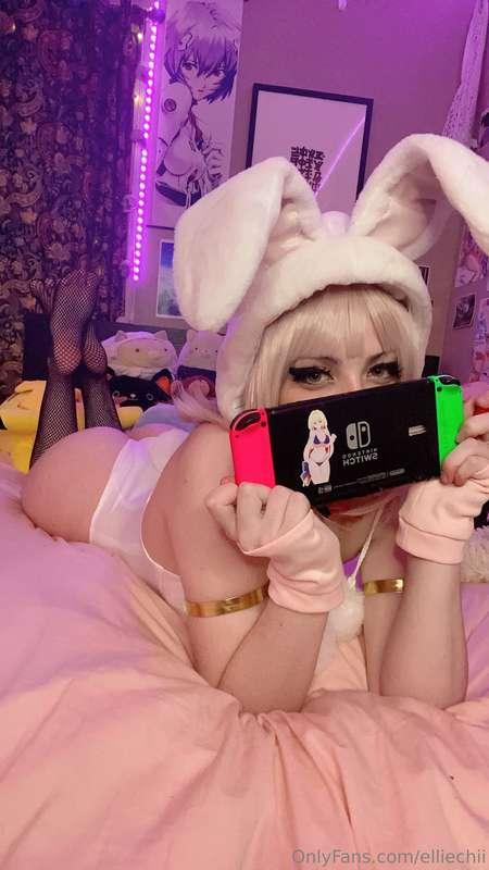 what are u doing to distract me from my game?