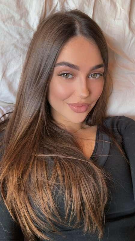 Who knew ‘casual’ could look this tempting? 💋