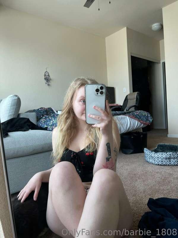 Am I your favorite blonde?