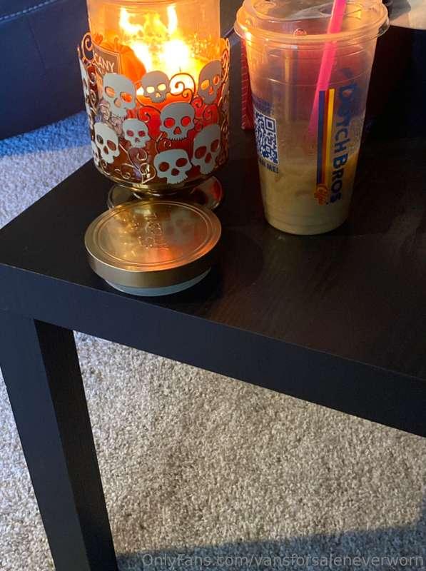 Went on a nice walk and picked up a iced caramel coffee 🥰🖤🎃
