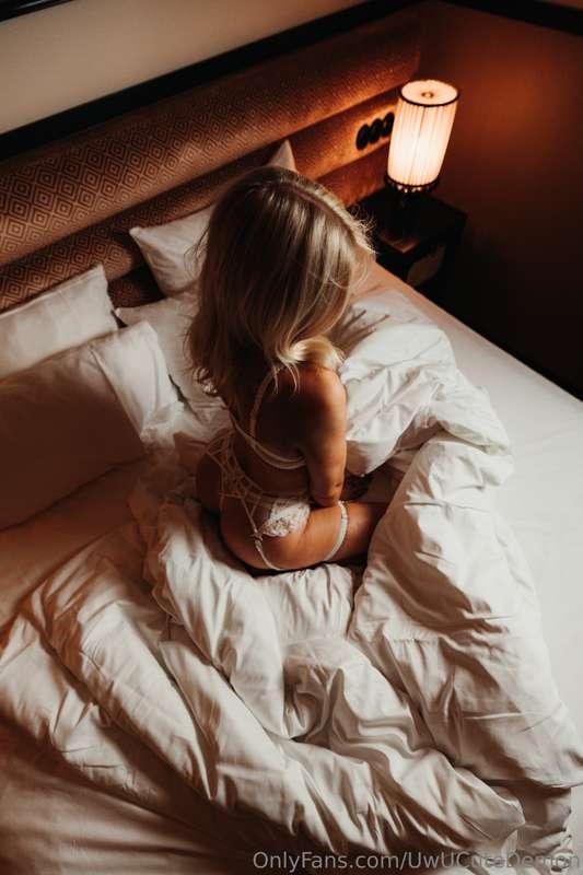 Tiny babe with a big bed 😛🤍