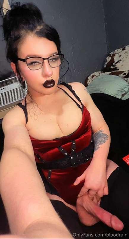 Throbbing 😈I need content inspo! I wanna know what YOU guys ..