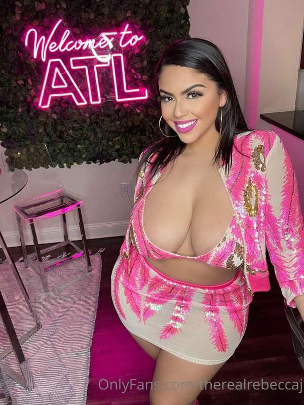 I was feeling sexy in this outfit! I know how much you love ..