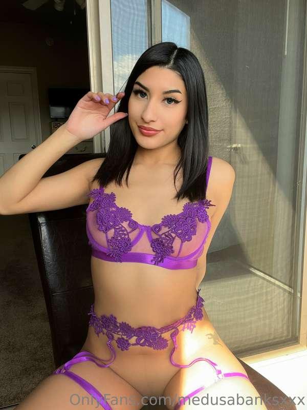 Christmas is almost here! I would love for you to gift me so..