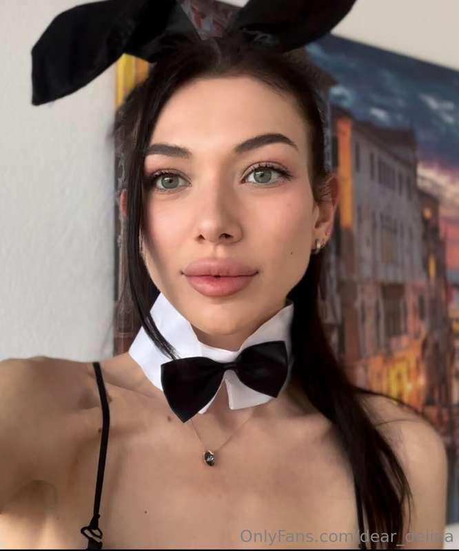 Happy Easter to everyone celebrating today! ♥️👯‍♀️ Your bunn..