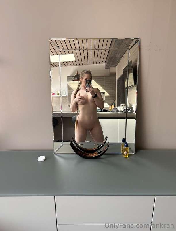 I have lost my clothes…  Oops! But wait… Full body mirror se..