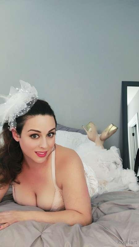 Boudoir Sneak peek 👀 
Want to see the good stuff ?😏
Tip this..