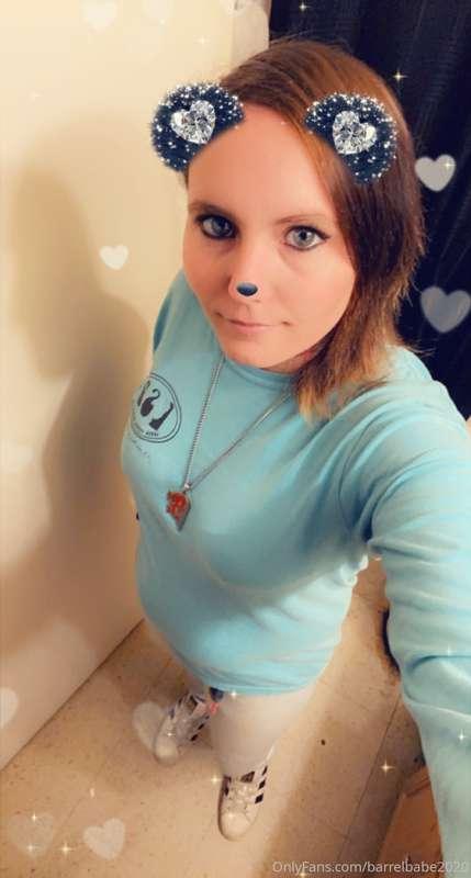 Come show your girl some love an buy content send me a messa..